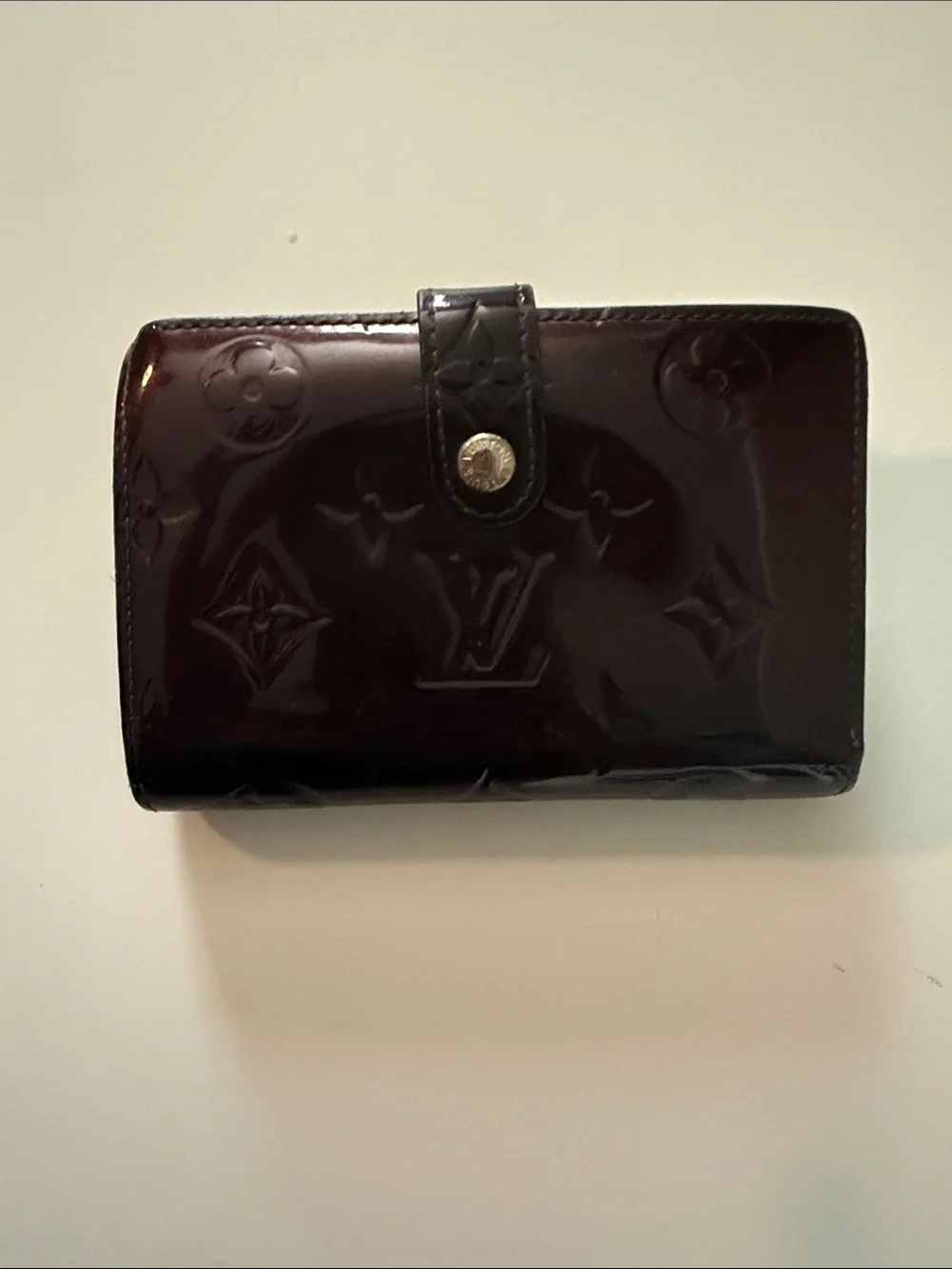 Louis Vuitton Vernis Embossed Compact kiss lock Wallet in Deep Burgundy/brown